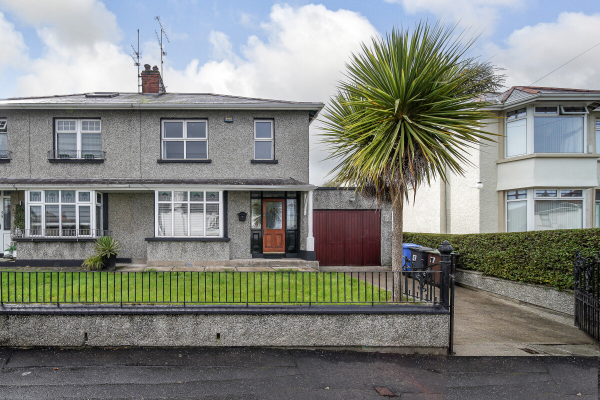 Lot 13: 57 Aberfoyle Crescent, Derry / Londonderry, Londonderry